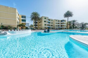 Unclassified image, 2 of 28, button - Vrbo Property (Maspalomas)