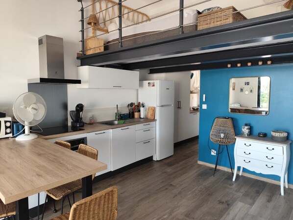 Unclassified image, 1 of 8, button - Vrbo Property (La Ciotat)