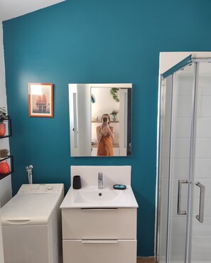 Unclassified image, 4 of 8, button - Vrbo Property (La Ciotat)