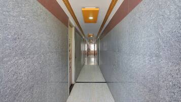 Interni