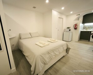 Unclassified image, 4 of 19, button - Vrbo Property (Lisboa)