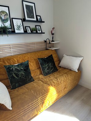 TV - Vrbo Property (Dives-sur-Mer)
