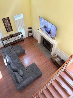 Unclassified image, 5 of 27, button - Spacious Lakewood Retreat Conveniently Located (Atlanta)