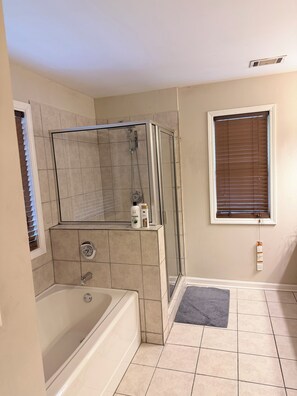 Unclassified image, 4 of 27, button - Spacious Lakewood Retreat Conveniently Located (Atlanta)