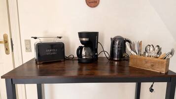 Kaffeemaschine, Wasserkocher und Toaster