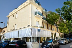 Unclassified image, 2 of 86, button - Hotel Ave (Rimini)