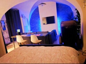 Unclassified image, 4 of 11, button - Vrbo Property (Saint-Amant-Tallende)