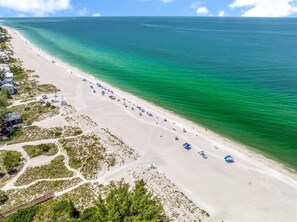 Beach - The Gypsea Jewel - Tradewinds Cottage #22 | Beach Access & Bayfront Pool (Bradenton Beach)