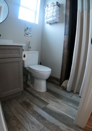 Unclassified image, 3 of 18, button - Cozy 1-bedroom bungalow in fabulous Page with AC and a spacious yard and patio. (Page)