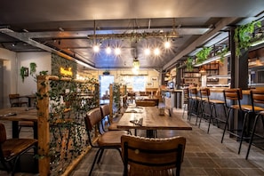 Restaurant - Rock Mill Retreat (Stoney Middleton)