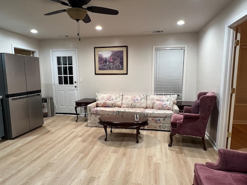 Private 2BR Guest Suite, No Stairs, Garage