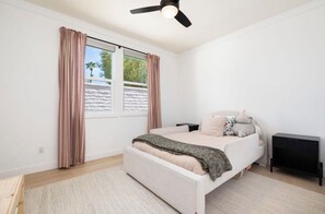 Unclassified image, 4 of 33, button - Charming 3-bedroom house in La Quinta. Close to Polo grounds, PGA West, Old Town (La Quinta)