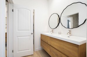Unclassified image, 5 of 33, button - Charming 3-bedroom house in La Quinta. Close to Polo grounds, PGA West, Old Town (La Quinta)