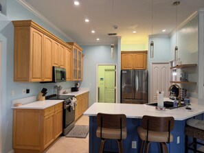 Unclassified image, 5 of 32, button - 3-bedroom house in delightful Sebastian on the canal. Tranquil views (Sebastian)