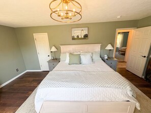 Unclassified image, 3 of 31, button - Charming 3-bedroom house in Marshfield on four beautiful acres! (Marshfield)
