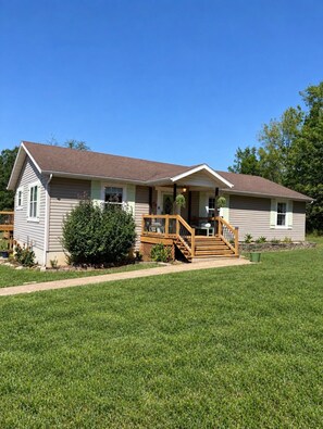 Unclassified image, 2 of 31, button - Charming 3-bedroom house in Marshfield on four beautiful acres! (Marshfield)