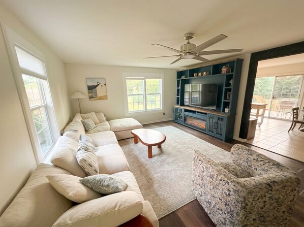 Unclassified image, 1 of 31, button - Charming 3-bedroom house in Marshfield on four beautiful acres! (Marshfield)