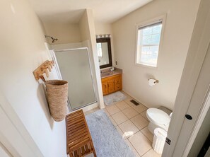Unclassified image, 4 of 31, button - Charming 3-bedroom house in Marshfield on four beautiful acres! (Marshfield)
