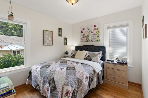 5 Min to Mayo - Lift Recliners - Near Quarry Hill & Silver Lake - Cozy Cottage