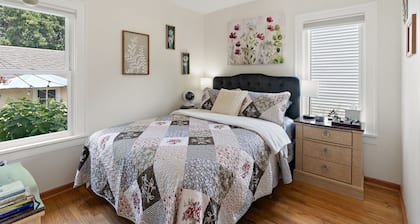 5 Min to Mayo - Lift Recliners - Near Quarry Hill & Silver Lake - Cozy Cottage
