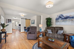 Unclassified image, 4 of 29, button - 5 Min to Mayo - Lift Recliners - Near Quarry Hill & Silver Lake - Cozy Cottage (Rochester)