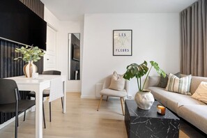 Living area - Bryggen, 2 bedroom apartment. (Vestland)
