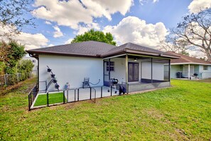 Exterior - Racing Weekend Getaway – Spacious Driveway & All the Amenities (Sebring)
