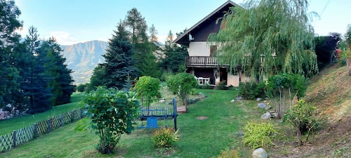 L'Écrin de Laye – Cozy chalet for 8 people at the base of the slopes, with a mountain view
