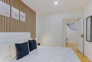 Room - Blue whale. Fully furnished, renovated apartment in the city center and on the seaside promenade (Ponta Delgada)