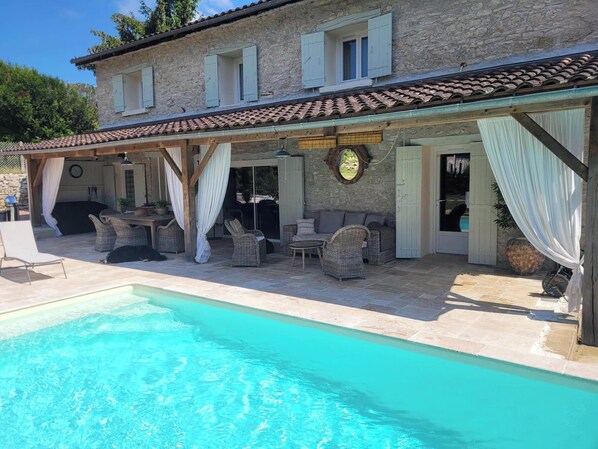 Unclassified image, 1 of 15, button - Vrbo Property (Savignac-les-Églises)