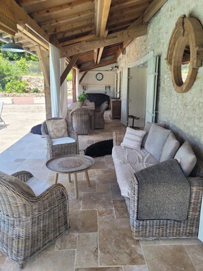 Unclassified image, 4 of 15, button - Vrbo Property (Savignac-les-Églises)