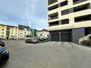 Exterior - Nivy, parking, close to the city center (Bratislava)