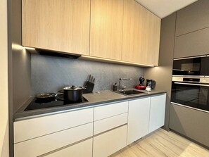 Private kitchen - Nivy, parking, close to the city center (Bratislava)