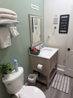 Unclassified image, 3 of 12, button - Perfect private Casita 1 bedroom corporate apartment with AC (Bakersfield)