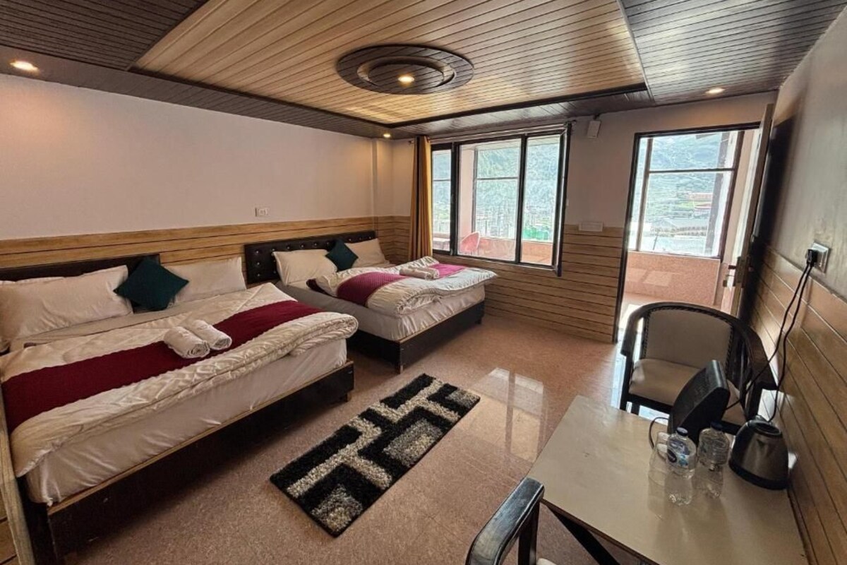 Comfort Quadruple Room, Mountain View | WiFi (free)