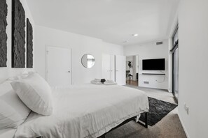 Unclassified image, 3 of 72, button - PremiumStays: Well appointed 2 bed loft w/balcony in Playhouse square (Cleveland)