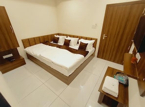 Room - Hotel Sai Kripa (Ujjain)