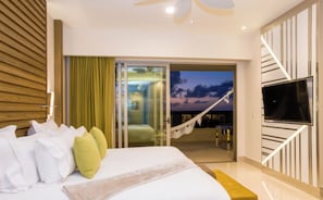 Room - Luxury 2BR Ocean Suite of the Caribbean Sea Panorama View (Cancún)
