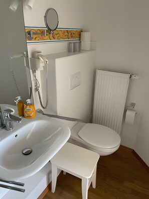 Bathroom - Apartment 'Florian' with Wi-Fi (Ottobeuren)