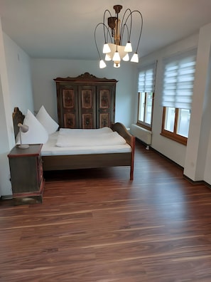 Room - Apartment 'Lissi' with Private Terrace and Wi-Fi (Ottobeuren)
