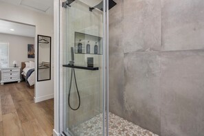 Unclassified image, 5 of 37, button - Private Quiet Retreat | 2 Primary Suites + Pool (Tempe)