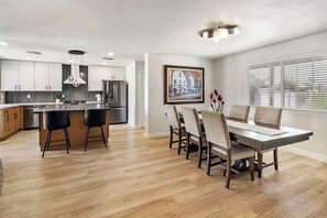 Unclassified image, 4 of 37, button - Private Quiet Retreat | 2 Primary Suites + Pool (Tempe)