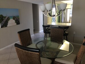 Dining - Location...Location! Spacious Town Home Available for Seasonal Rental in Naples! (Naples)