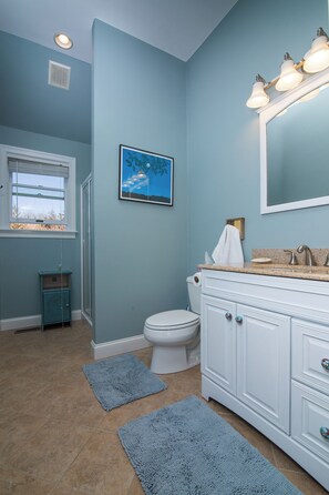 Bathroom - 2-bedroom apartment in gorgeous Lanesville, a village of Gloucester, MA (Gloucester)