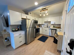 Private kitchen - Midtown Memphis Corner 2BR · 2BA · Open Living · All Utilities Included (Memphis)