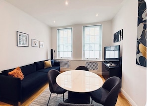 Living area - Gorgeous 2-bedroom apartment in charming London neighborhood (London)