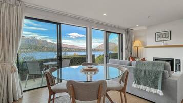 Dining with beautiful Lake Wakatipu and alpine views