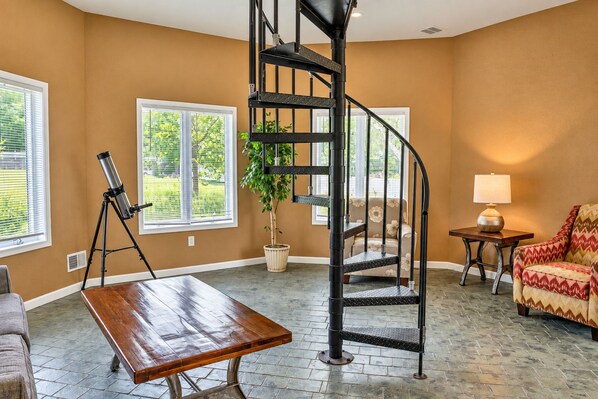 Unclassified image, 1 of 41, button - Luxury Elk Mountain Estate with Indoor Pool Near Ski Resort (Union Dale)
