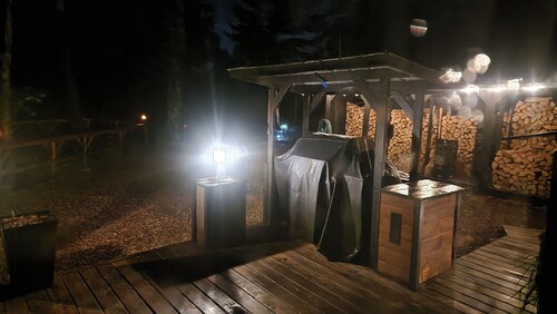 "The Pines Escape" a modern-rustic sanctuary in Lac-Sainte-Marie.