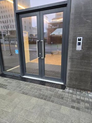 Exterior detail - Book 1 get 2, Central Apartments - Walk to Stadium (Christchurch)